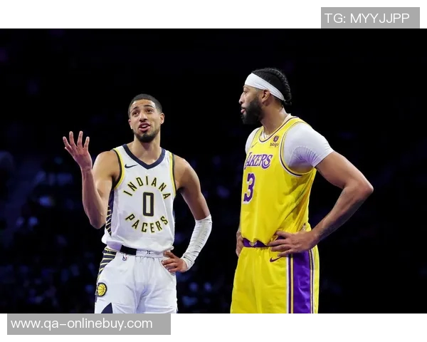 浓眉指出球队缺乏纯控卫导致进攻迟缓对手全场盯防影响发挥